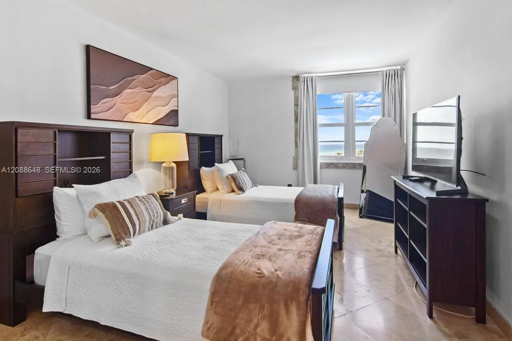 100 LINCOLN RD #748 Miami Beach, FL 33139