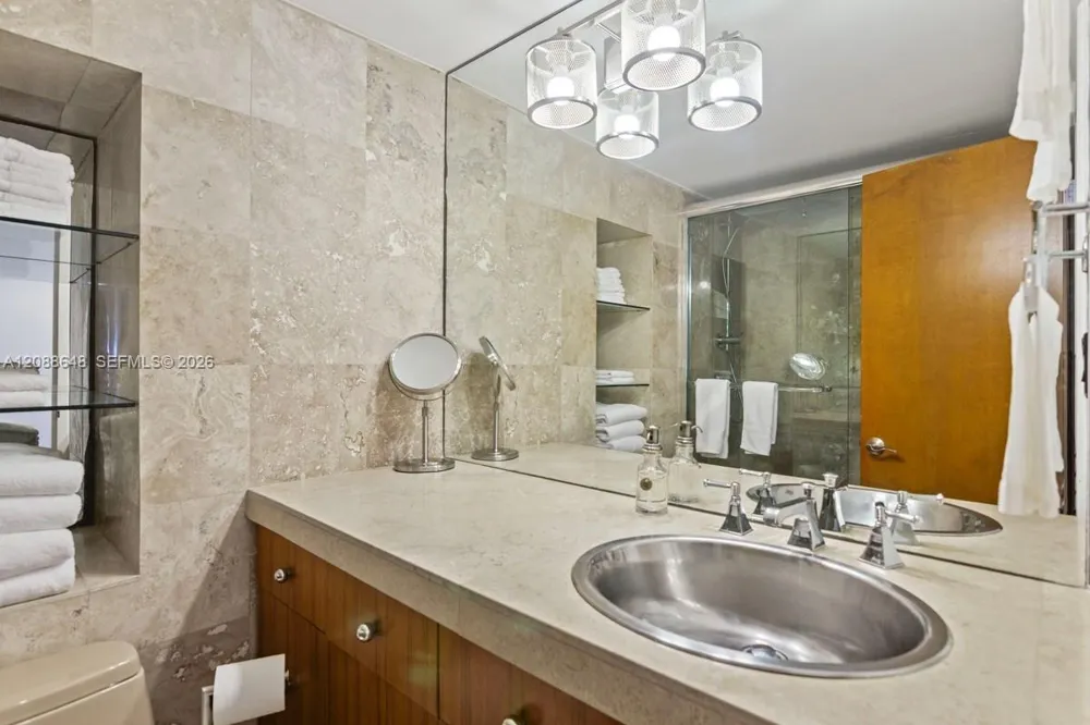 100 LINCOLN RD #748 Miami Beach, FL 33139