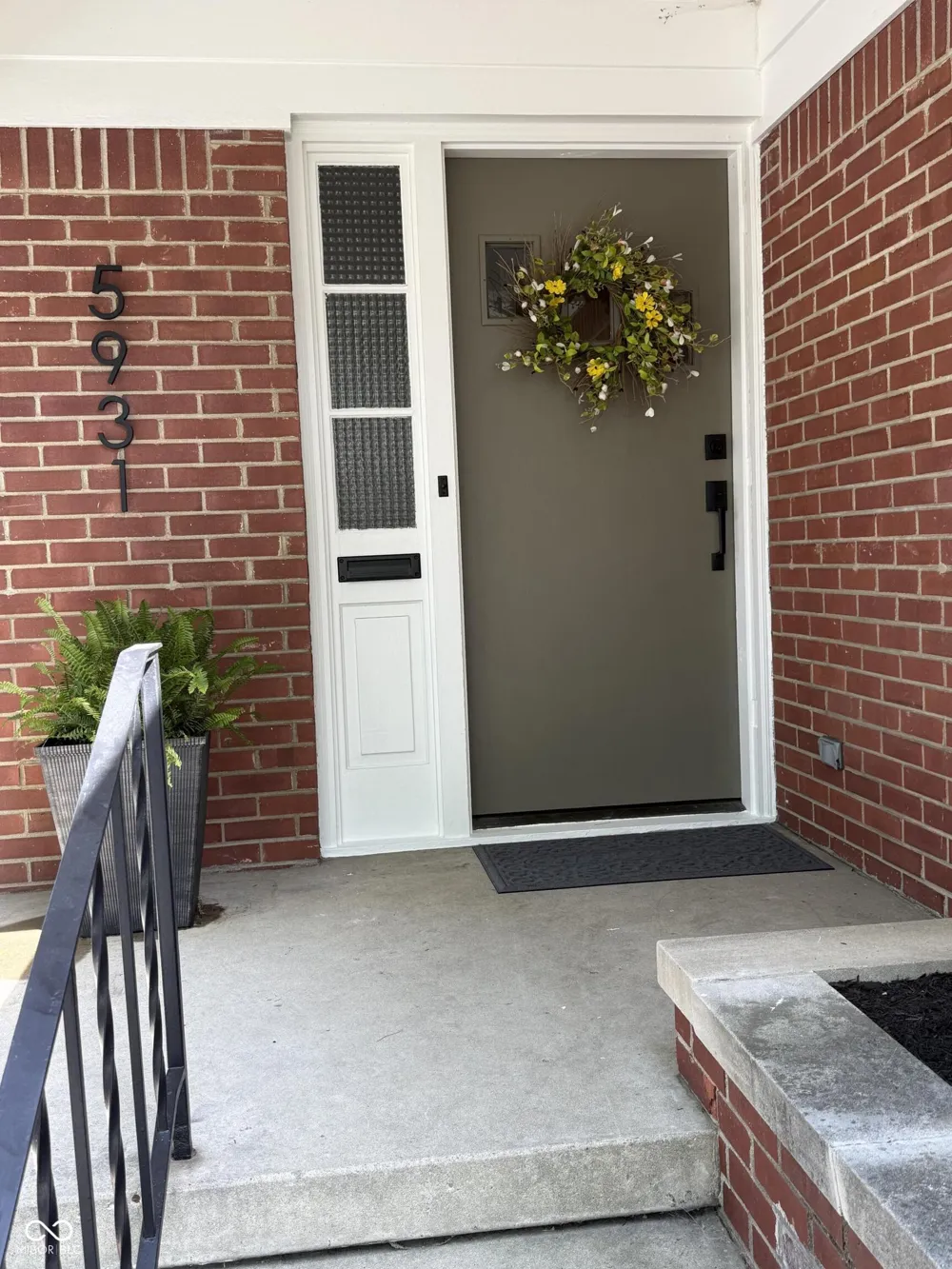 5931 Carrollton Avenue Indianapolis, IN 46220