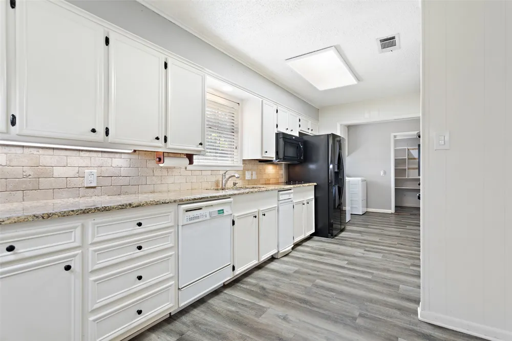 416 Azalea Street Chandler, TX 75758