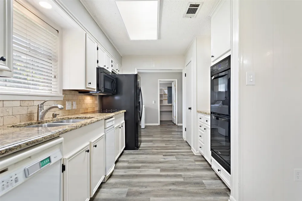 416 Azalea Street Chandler, TX 75758