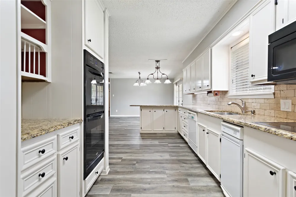 416 Azalea Street Chandler, TX 75758