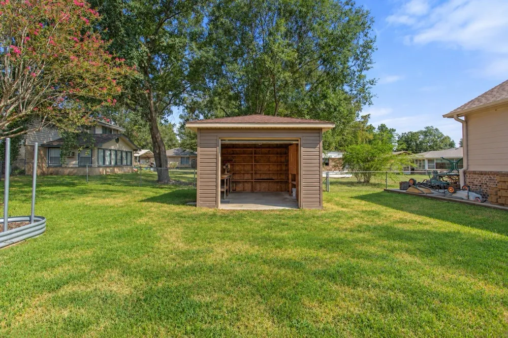 416 Azalea Street Chandler, TX 75758
