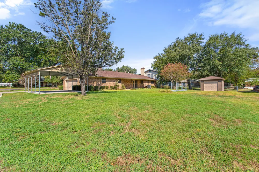 416 Azalea Street Chandler, TX 75758
