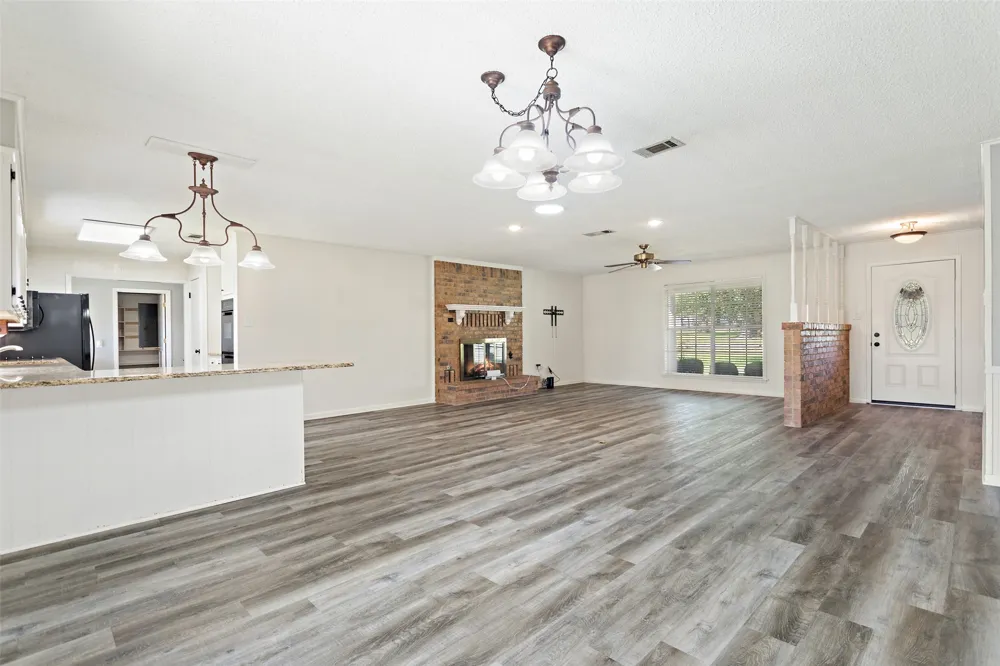 416 Azalea Street Chandler, TX 75758