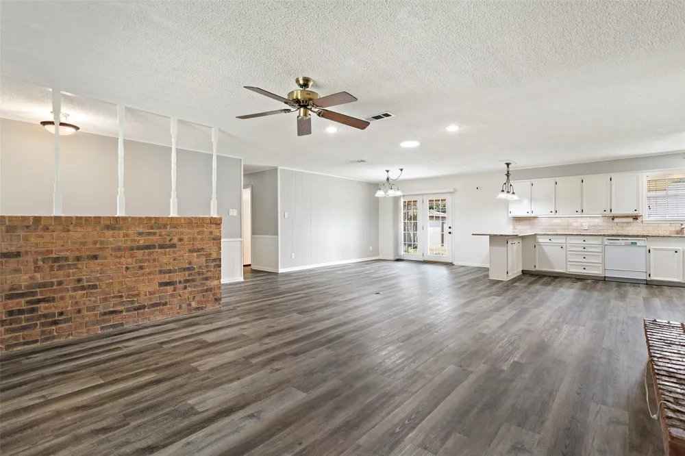 416 Azalea Street Chandler, TX 75758
