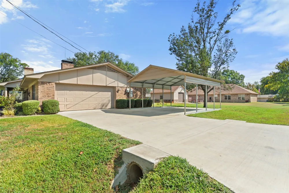 416 Azalea Street Chandler, TX 75758