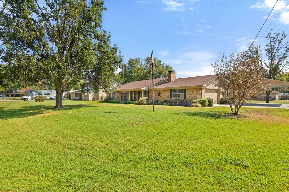 416 Azalea Street Chandler, TX 75758