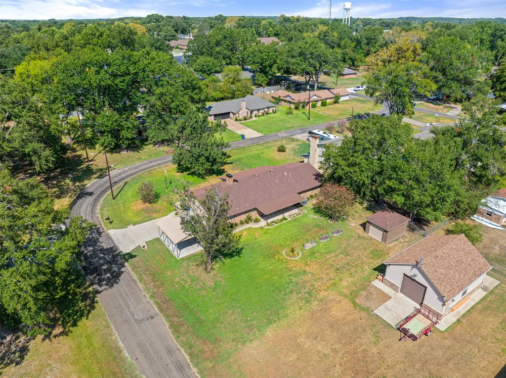 416 Azalea Street Chandler, TX 75758