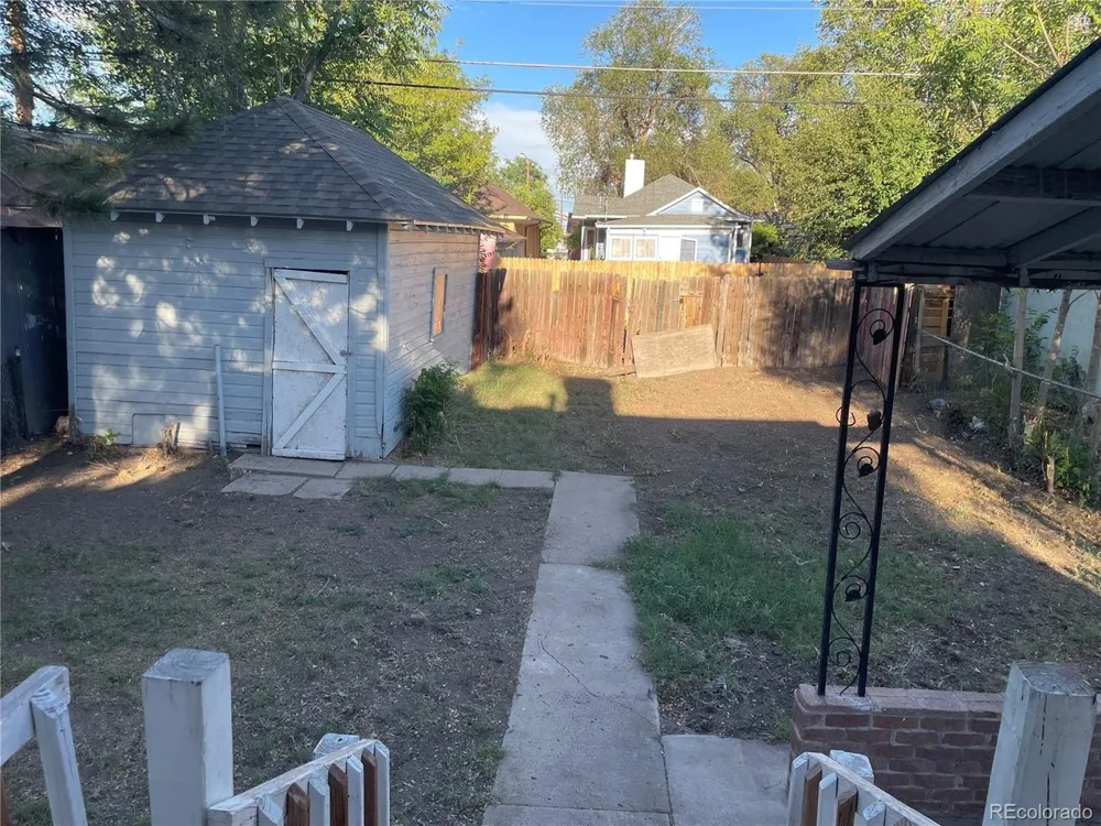 2216 Pine Street Pueblo, CO 81004