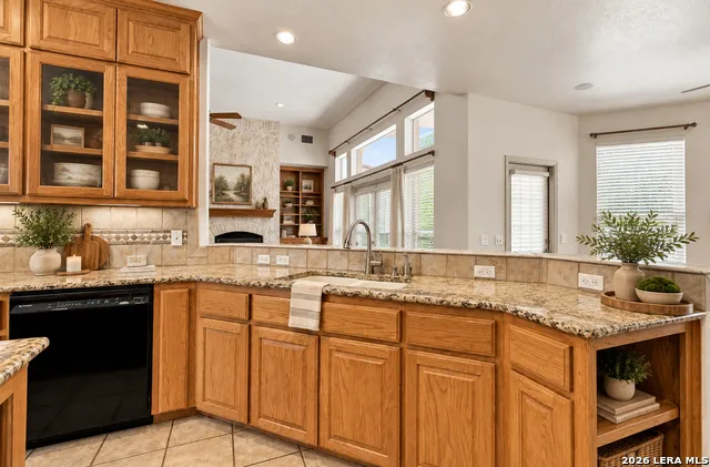32015 Scarteen Fair Oaks Ranch, TX 78015