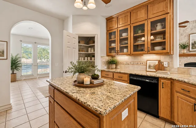 32015 Scarteen Fair Oaks Ranch, TX 78015