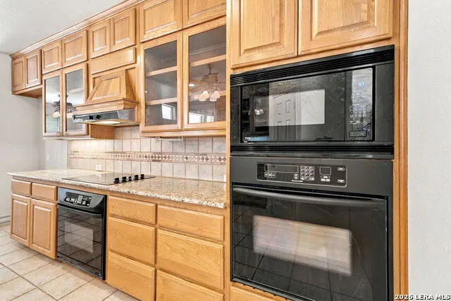 32015 Scarteen Fair Oaks Ranch, TX 78015