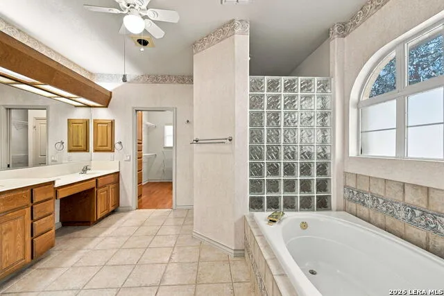 32015 Scarteen Fair Oaks Ranch, TX 78015