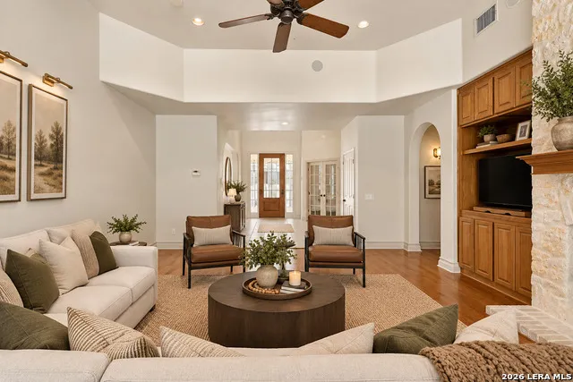 32015 Scarteen Fair Oaks Ranch, TX 78015