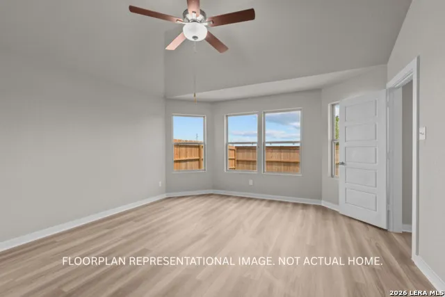 10483 White Hart Lane Converse, TX 78109