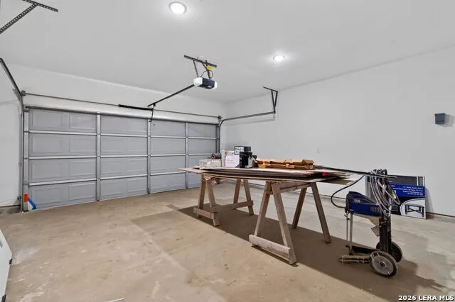 506 Hickory St Jourdanton, TX 78026