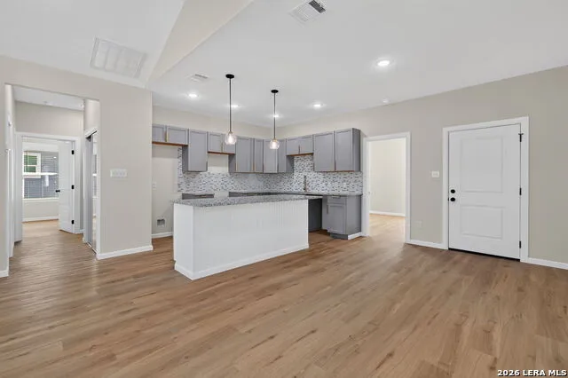 506 Hickory St Jourdanton, TX 78026