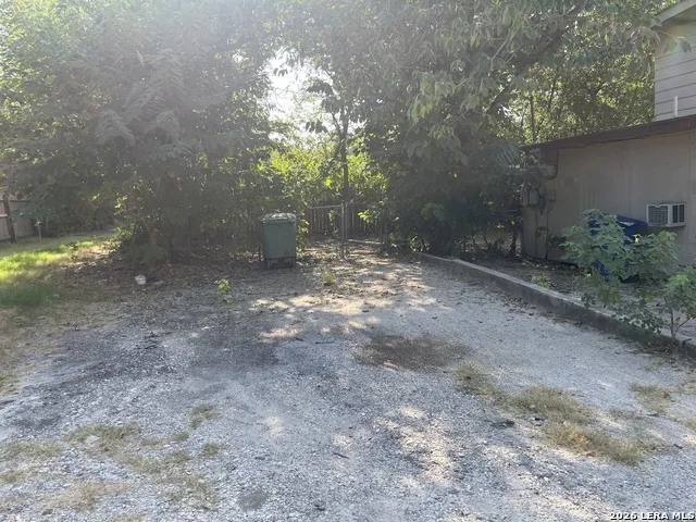 855 E SUNSHINE DR San Antonio, TX 78228