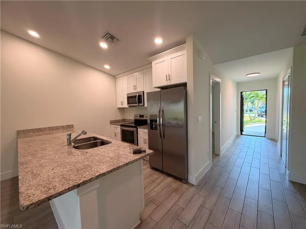 546 SE 5th Place Cape Coral, FL 33990