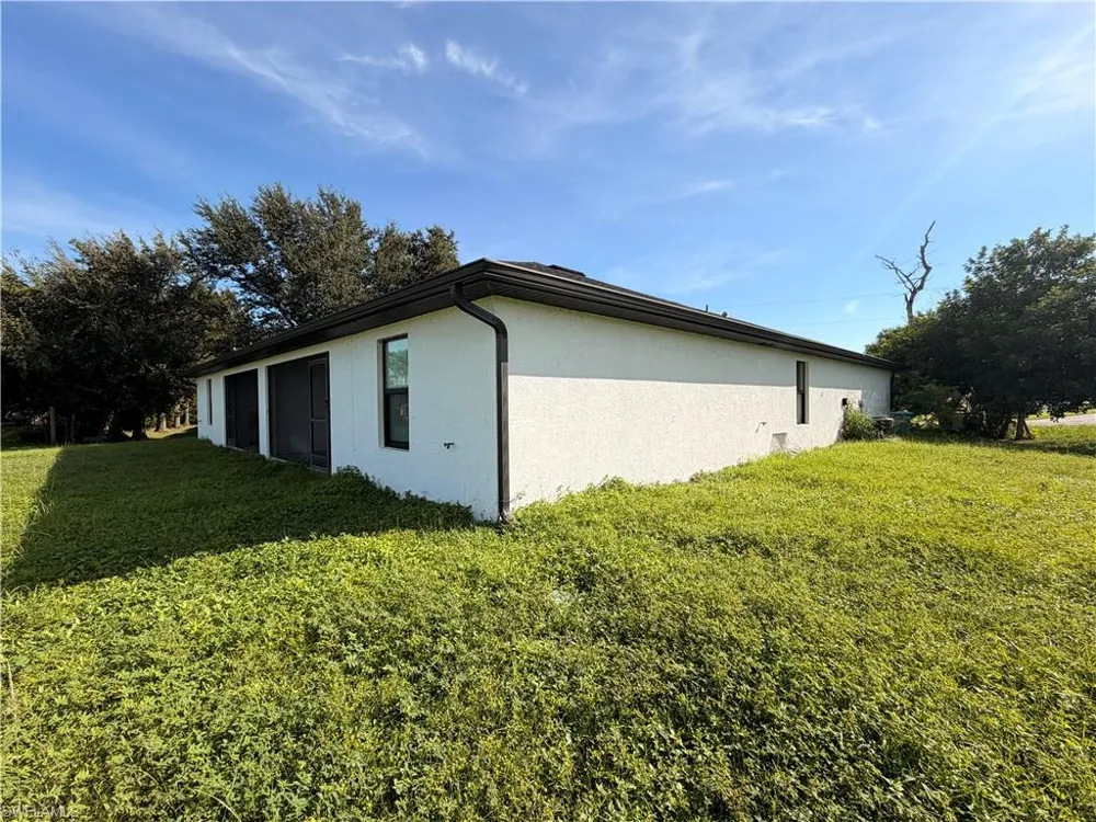 546 SE 5th Place Cape Coral, FL 33990
