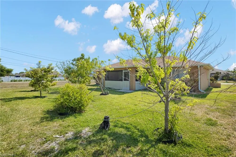 206 SE 1st Place Cape Coral, FL 33990