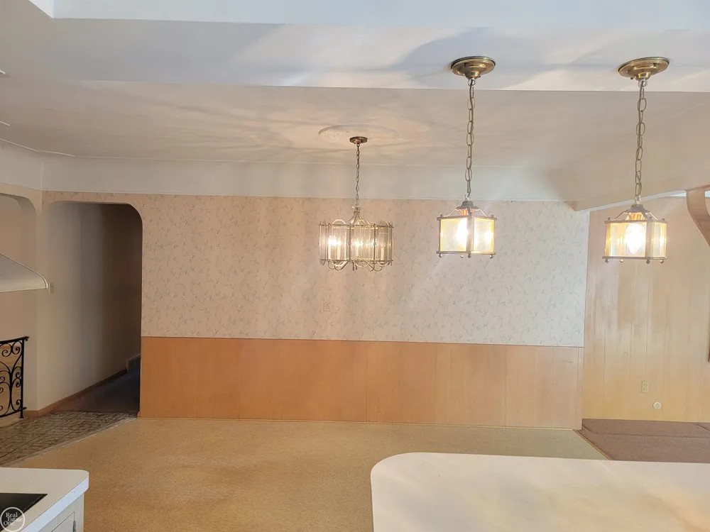 29322 Ridgefield Avenue Warren City, MI 48088