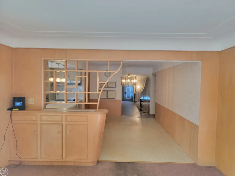 29322 Ridgefield Avenue Warren City, MI 48088