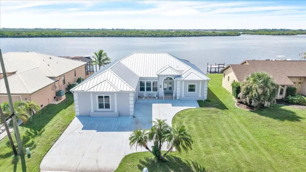 3772 PEACE RIVER DRIVE Punta Gorda, FL 33983