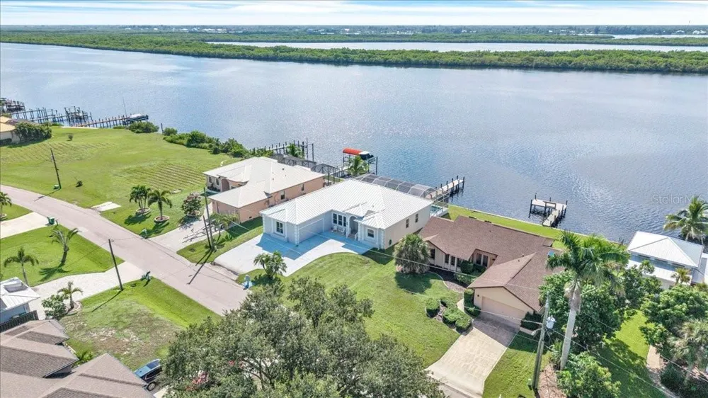3772 PEACE RIVER DRIVE Punta Gorda, FL 33983