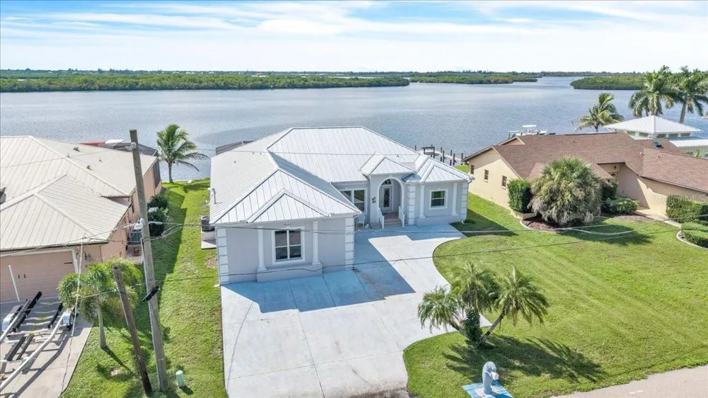 3772 PEACE RIVER DRIVE Punta Gorda, FL 33983
