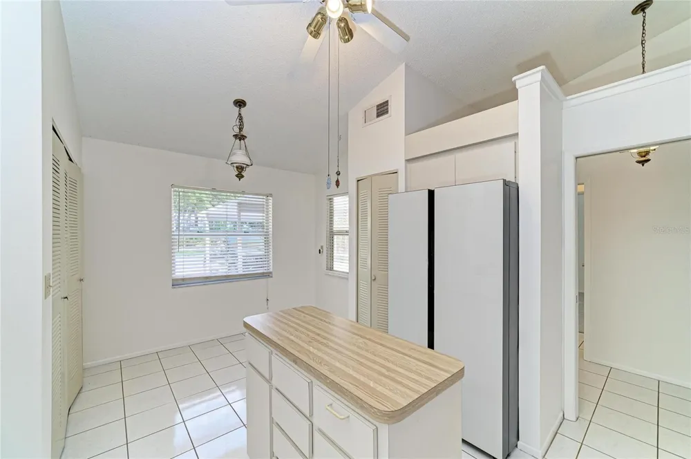 4863 VILLAGE GARDENS DRIVE #186 Sarasota, FL 34234