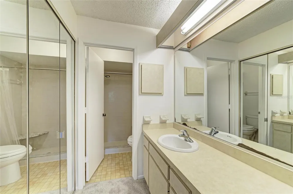 4863 VILLAGE GARDENS DRIVE #186 Sarasota, FL 34234