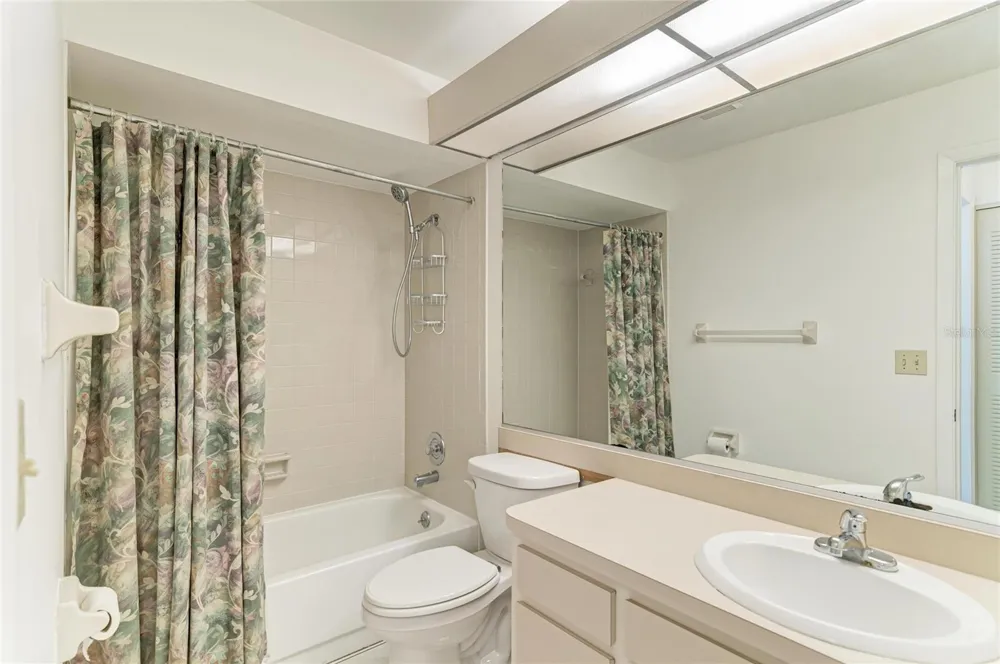4863 VILLAGE GARDENS DRIVE #186 Sarasota, FL 34234