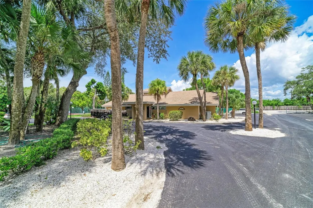 4863 VILLAGE GARDENS DRIVE #186 Sarasota, FL 34234