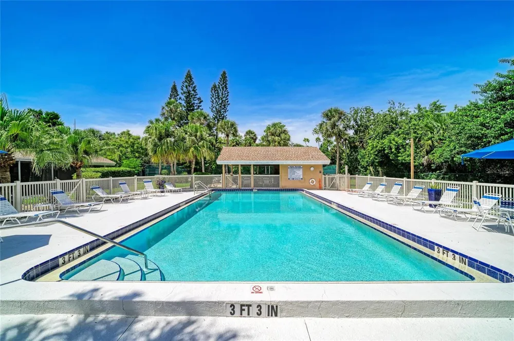 4863 VILLAGE GARDENS DRIVE #186 Sarasota, FL 34234
