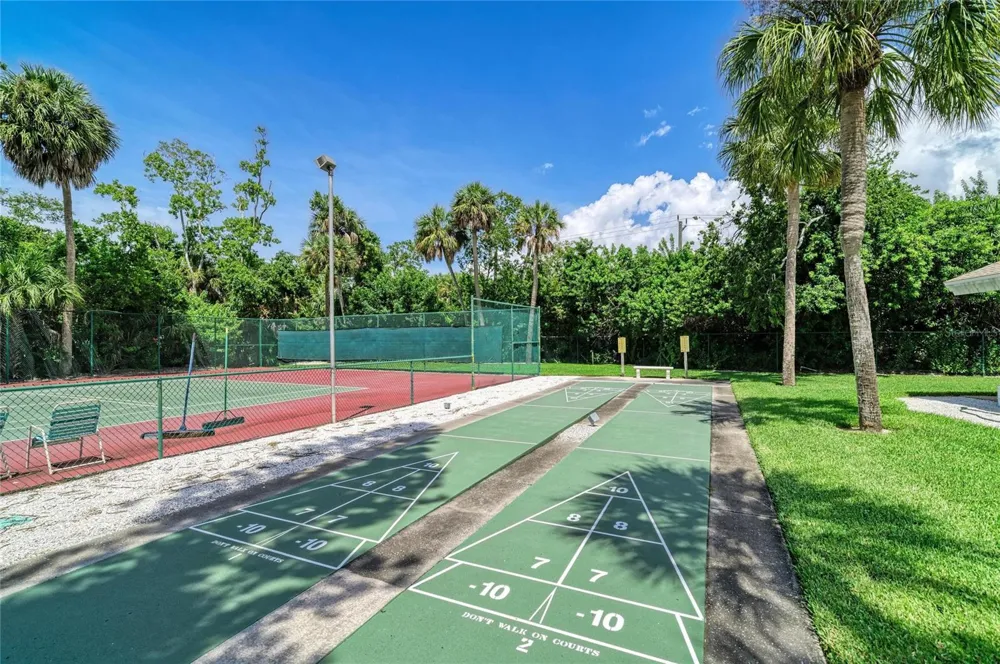 4863 VILLAGE GARDENS DRIVE #186 Sarasota, FL 34234