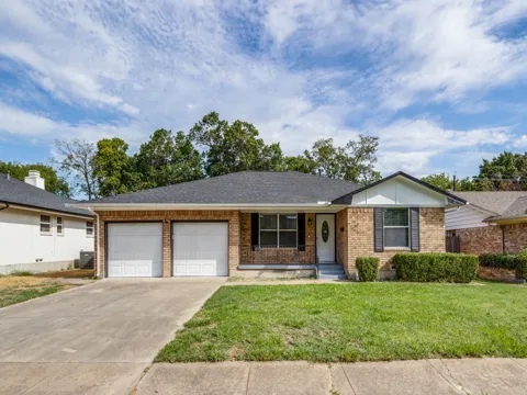 1805 1805 Bardfield Avenue