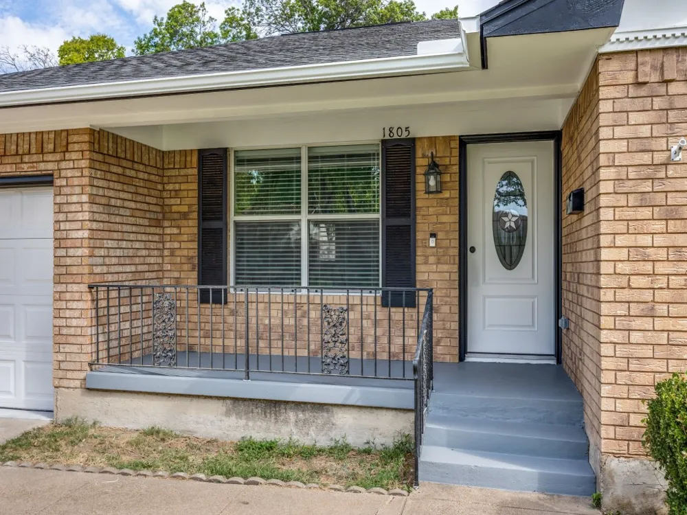 1805 1805 Bardfield Avenue Garland, TX 75041