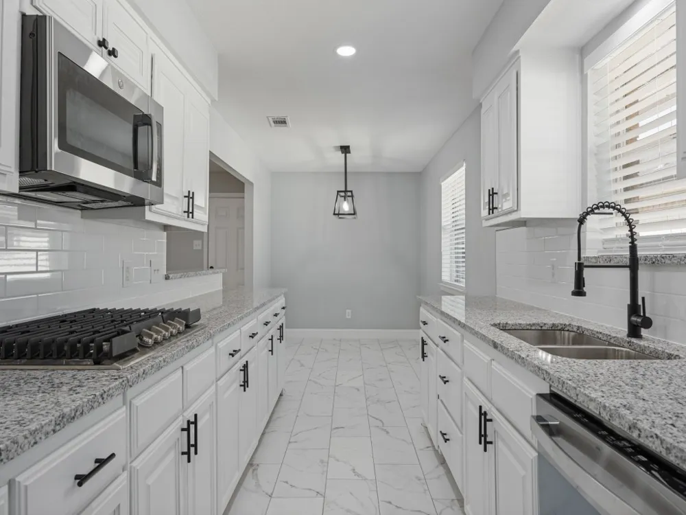 1805 1805 Bardfield Avenue Garland, TX 75041