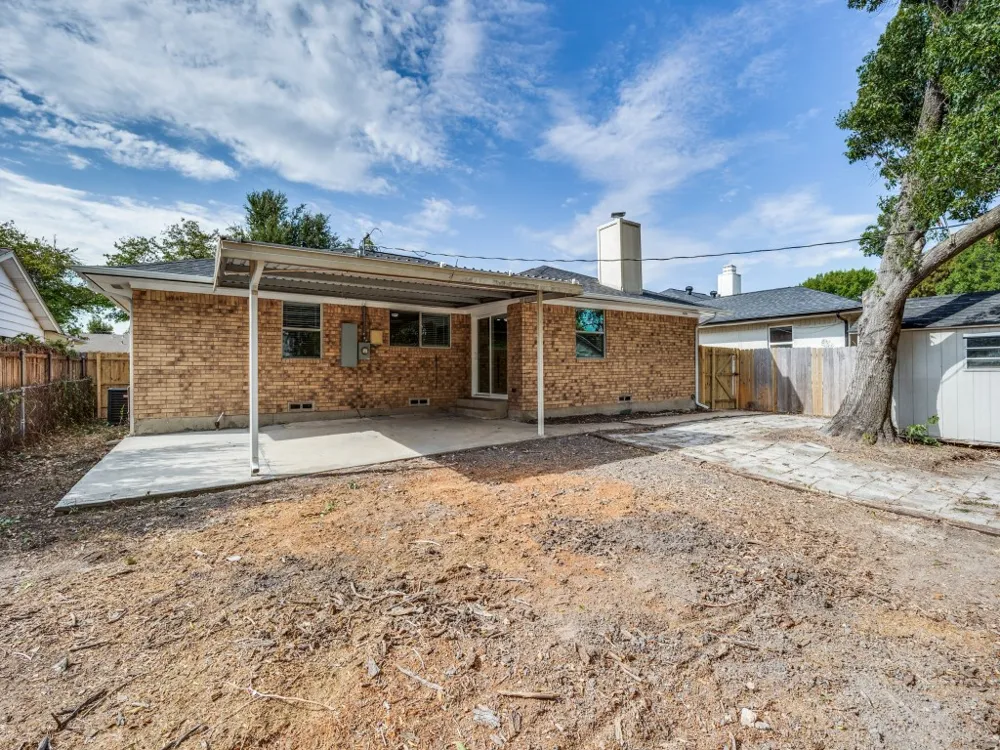 1805 1805 Bardfield Avenue Garland, TX 75041