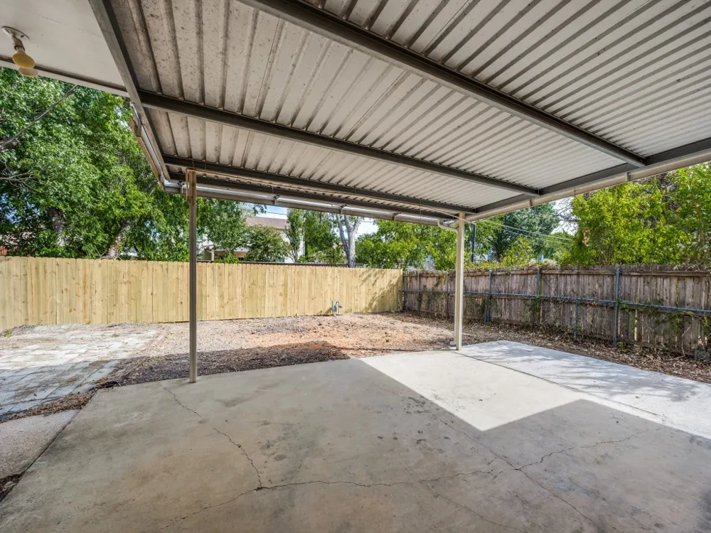 1805 1805 Bardfield Avenue Garland, TX 75041