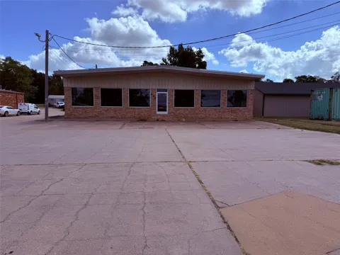 622 W Broadway Street