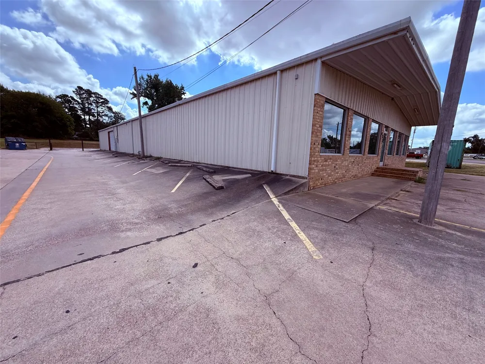 622 W Broadway Street Winnsboro, TX 75494
