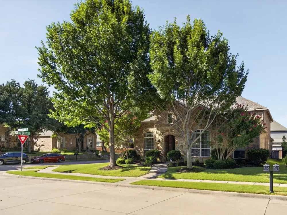 842 Sun Meadow Road Allen, TX 75013