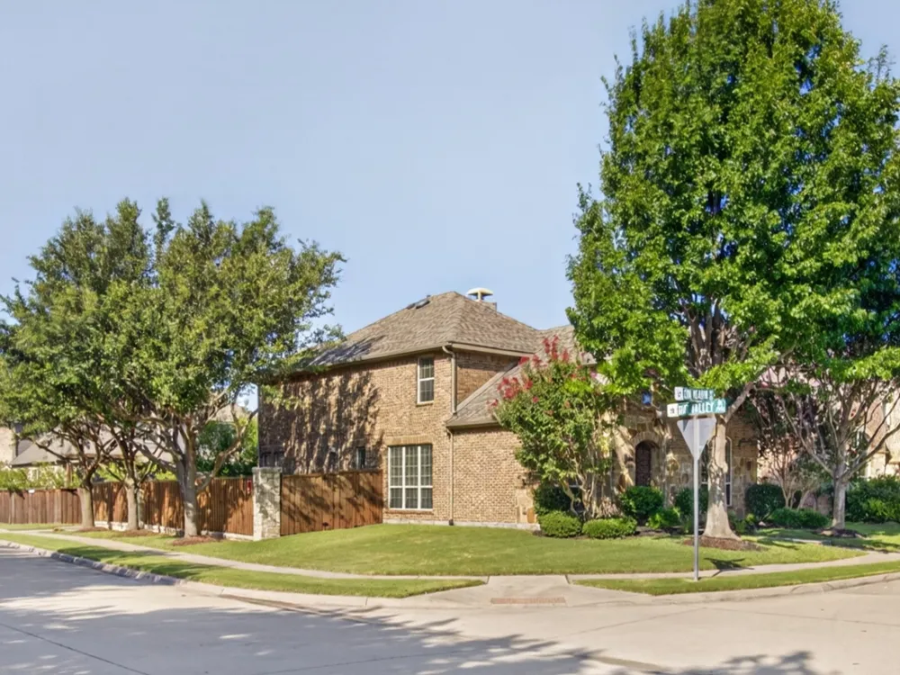 842 Sun Meadow Road Allen, TX 75013