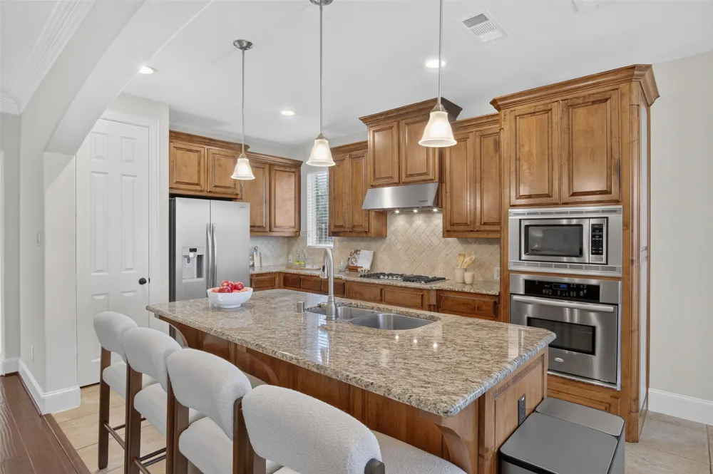 842 Sun Meadow Road Allen, TX 75013