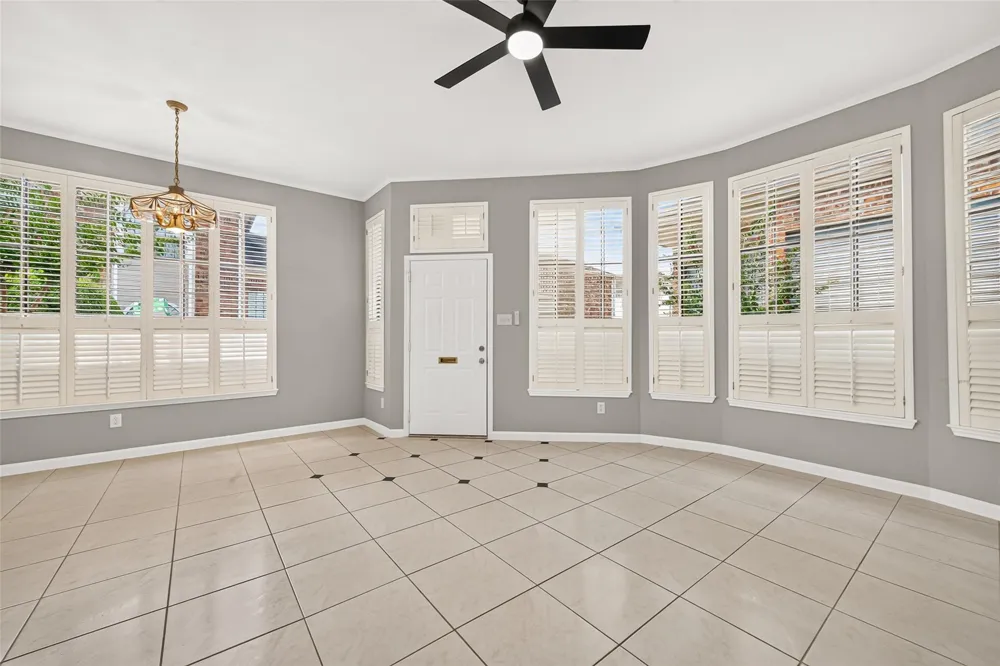 8888 Benning Drive #204 Houston, TX 77031