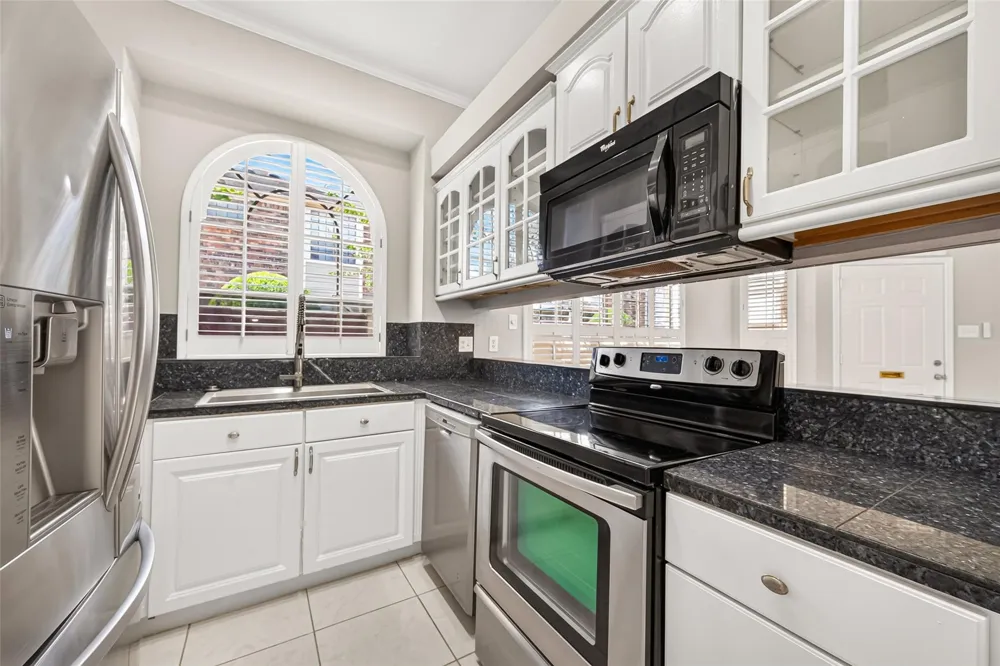 8888 Benning Drive #204 Houston, TX 77031