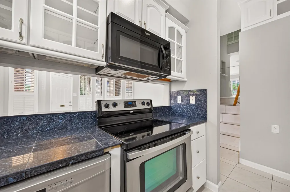 8888 Benning Drive #204 Houston, TX 77031